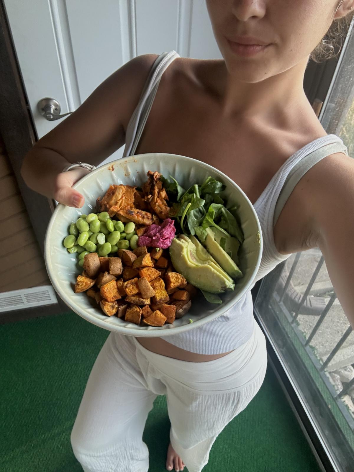 Aliyah Bilotich, wellness enthusiast, bachelors in kinesiology, certified yoga teacher